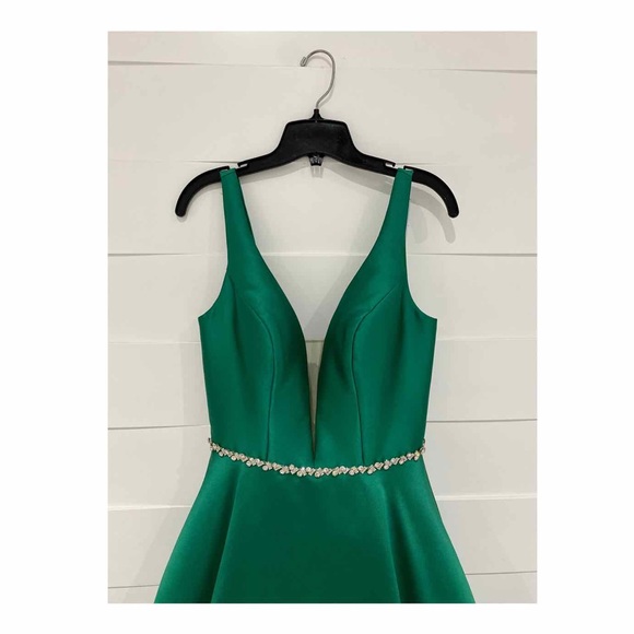 Madison James, Size: 6, Color: Emerali - Picture 2 of 11